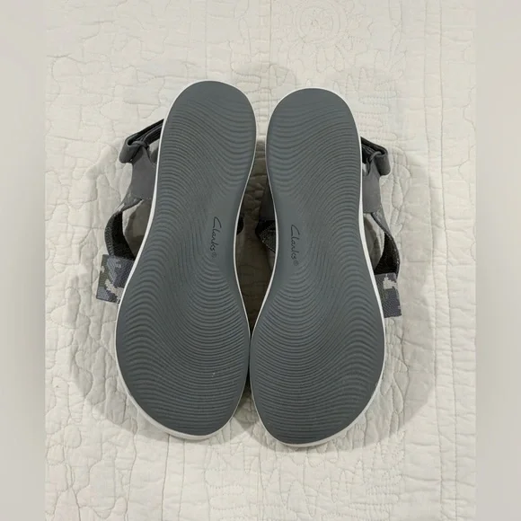 Cloudsteppers by Clarks Gray Sandals Womens/Femmes Size 11 W Camo - Picture 6 of 8